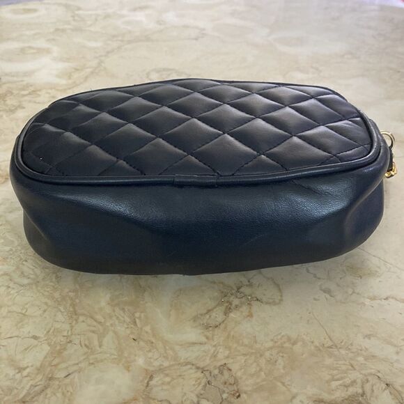 Laura Scott Quilted Faux Leather Chain Strap Cross Body Bag - Picture 7 of 14